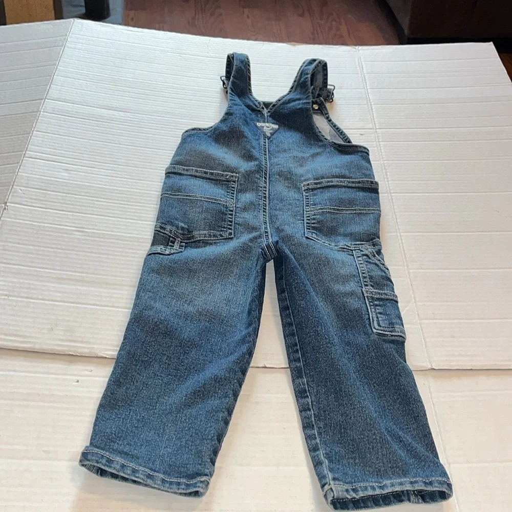 OshKosh B'gosh vestbak-2T- embroidered logo, adj. straps,  Blue denim, Overalls.